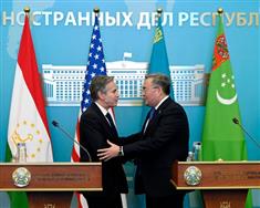 فشار ایالات متحده در آسیای مرکزی  جهت منزوی ساختن روسیه