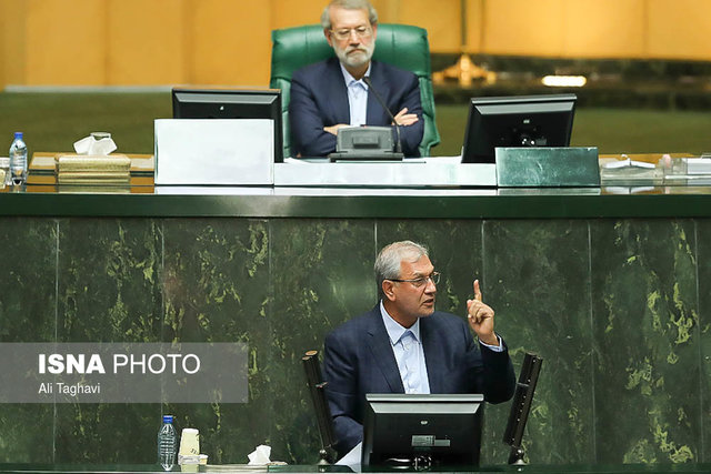 ربیعی از اتوبوس کابینه دولت روحانی پیاده  شد