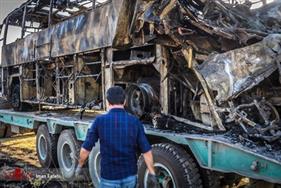 تصادف دلخراش اتوبوس با تانکر سوخت/ تصاویر