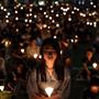 شعله های شمع برای سالگرد حادثه میدان تیانانمن پکن