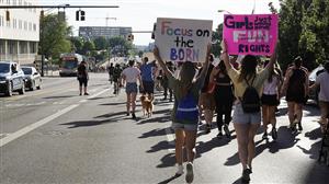 تجمع حامیان ممنوعیت سقط جنین دختر بچه ده ساله درایالت اوهایو